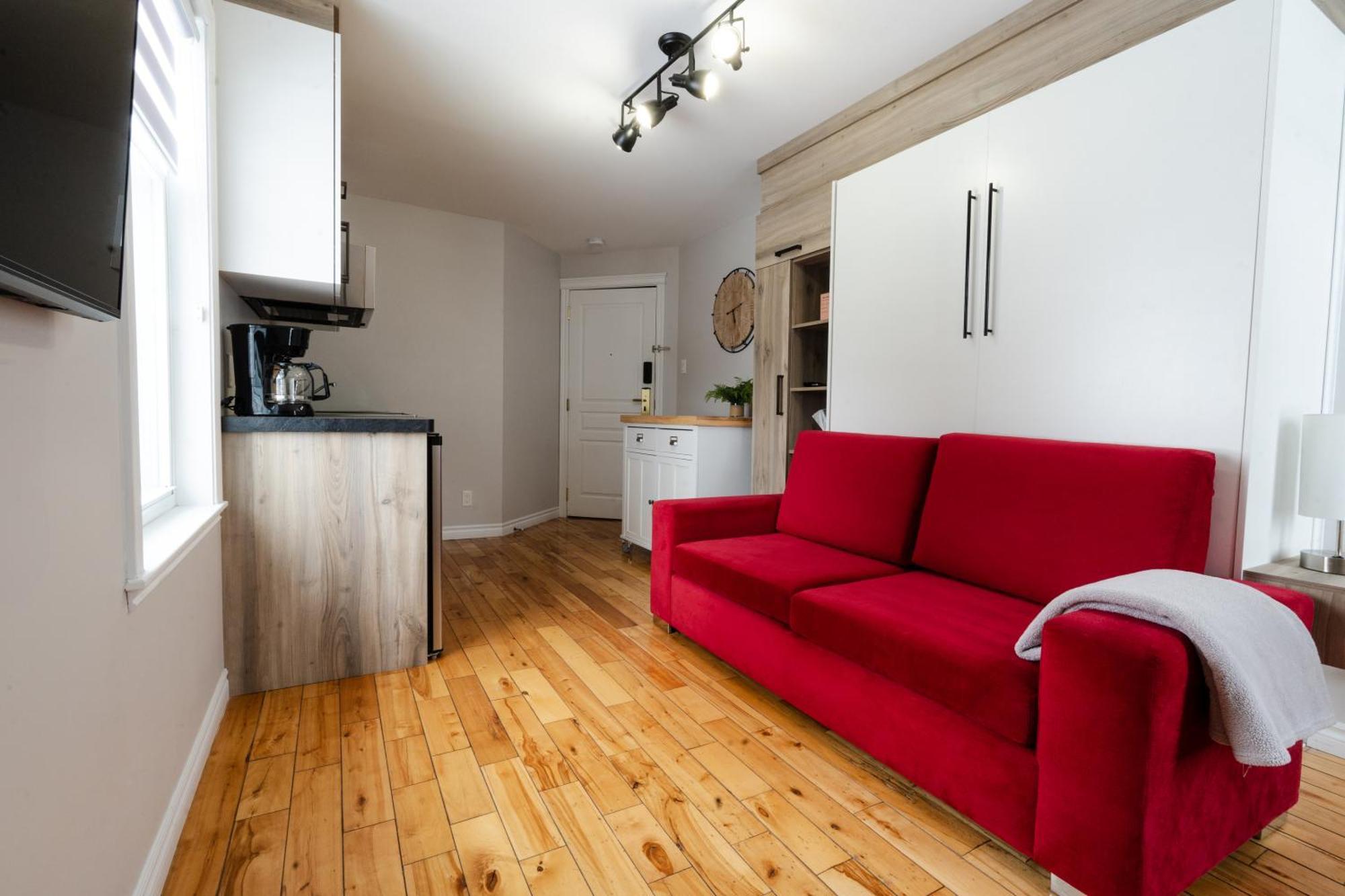 Hotel Les Quatre Bonheurs Amqui Εξωτερικό φωτογραφία